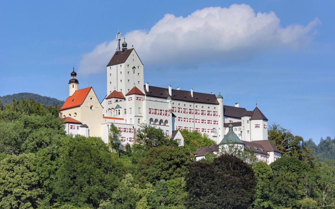 Märchenschloss in einzigartiger Kulisse