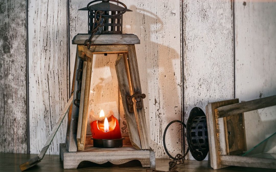 Kolbermoor: Friedenslicht setzt Plastikchristbaum in Brand