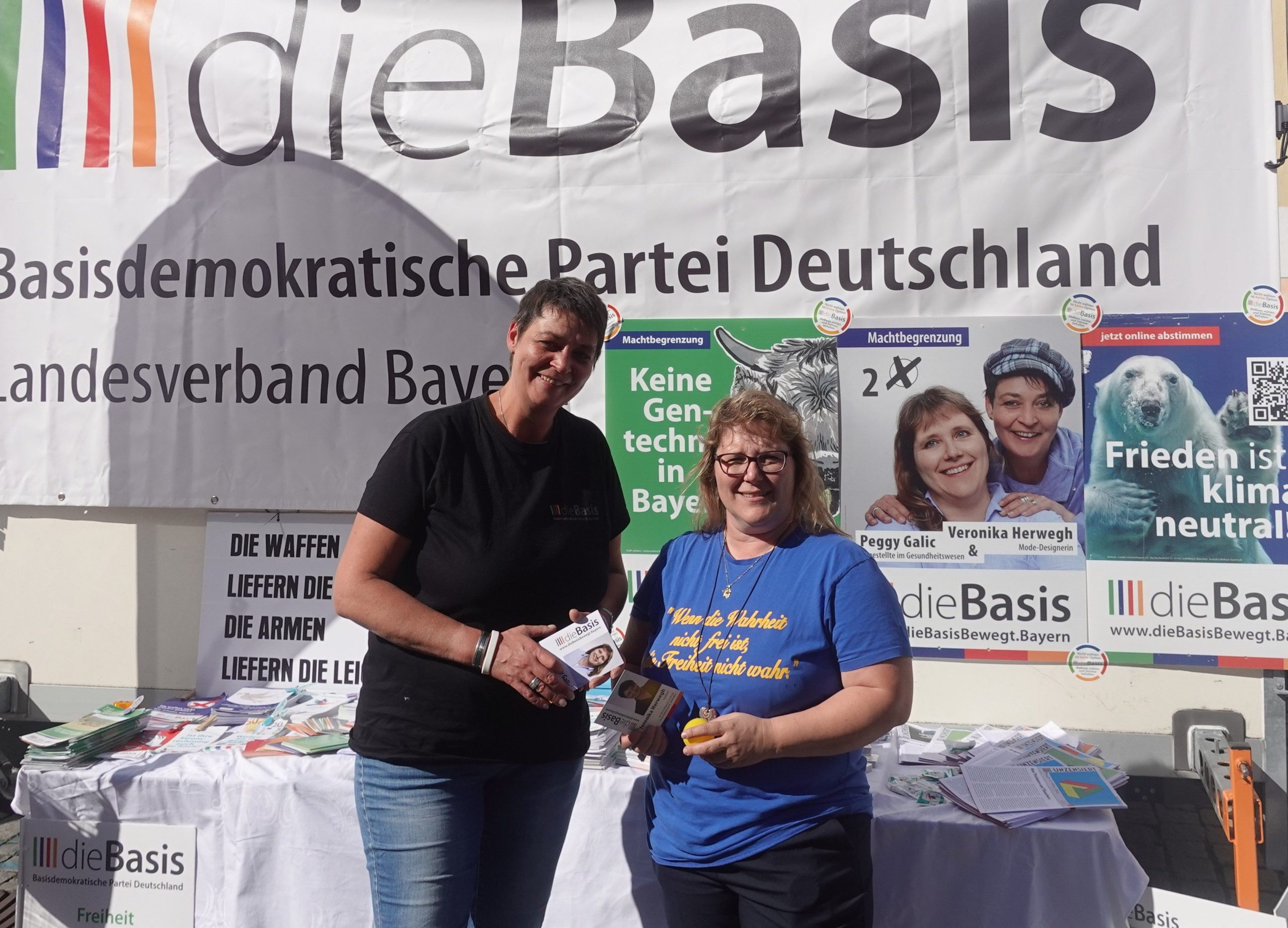 Peggy Galic und Veronika Herweg von der Basis. Foto: Innpuls.me