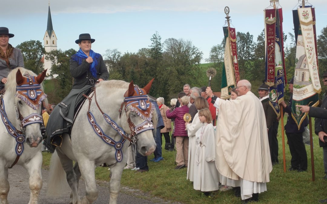 Rund 1000 Besucher beim Leonhardiritt in Leonhardspfunzen