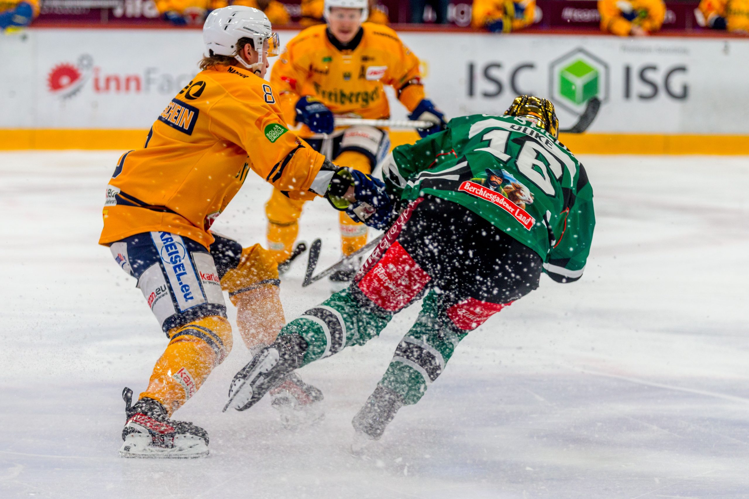 Eishockey Rosenheim gegen Weisswasser. Fotos: Copyright Ludwig Schirmer / Peter Lion