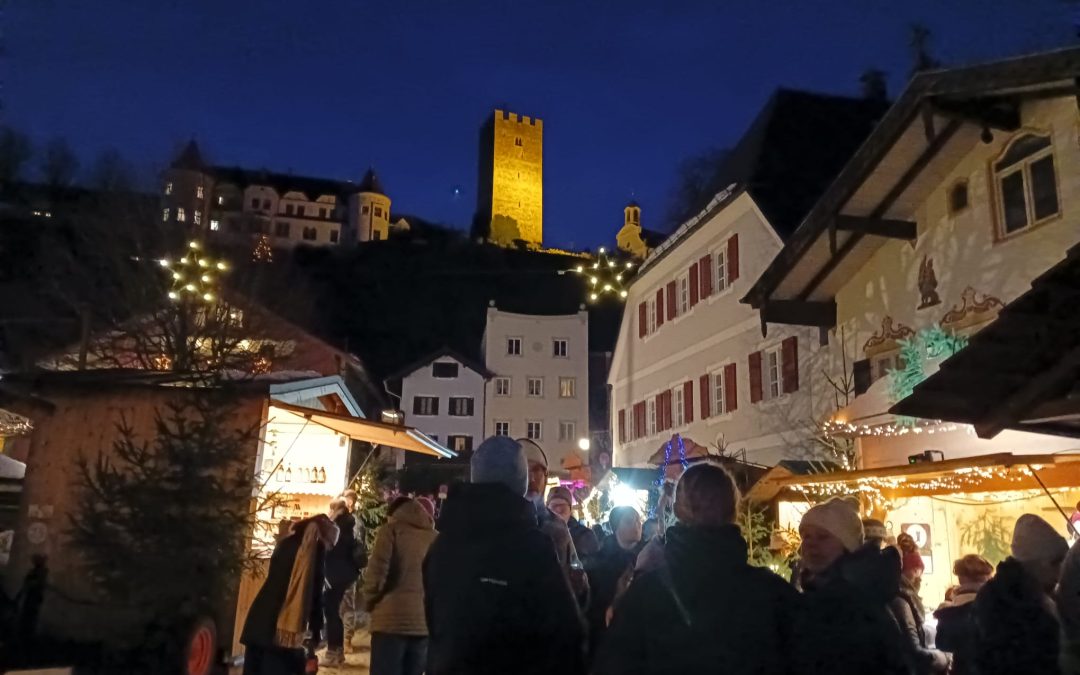 Christkindlmarkt mit besonders schöner Kulisse