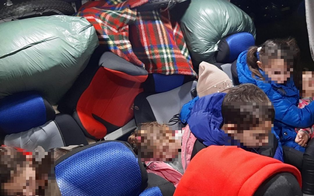 15 Migranten in Transporter gepfercht