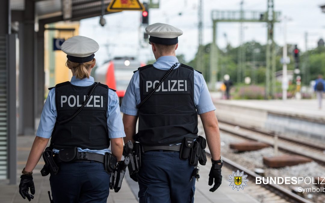 Frau schlägt mit Krücke zu – Die Einsätze der Bundespolizeidirektion München zu Jahresbeginn