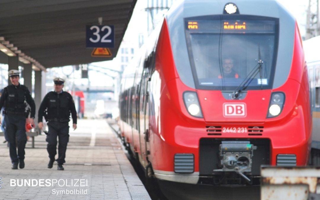 Münchner Hauptbahnhof: Jugendgruppe in Zug belästigt