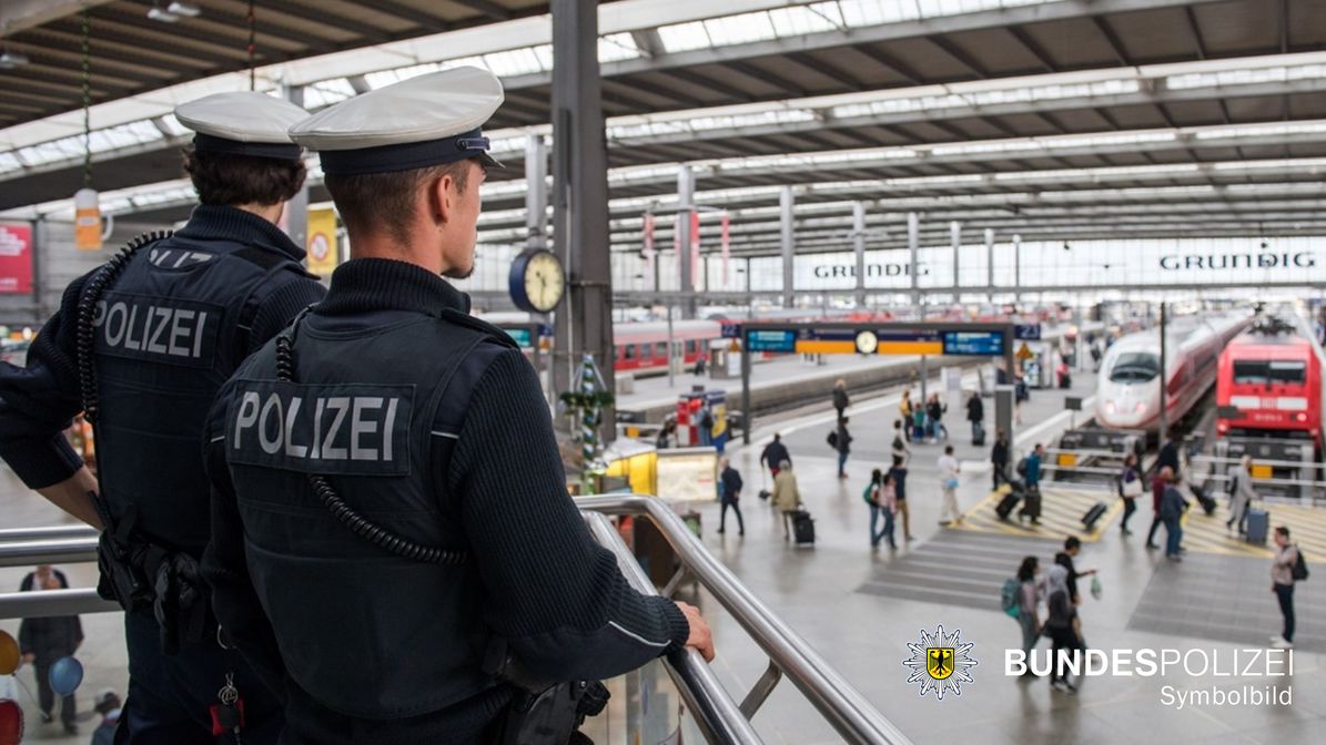 Symbolfoto Bundespolizei am Hauptbahnhof München.