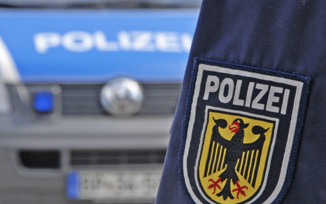 Stundenlang im Laderaum unterwegs – Bundespolizei ermittelt wegen Schleuserei