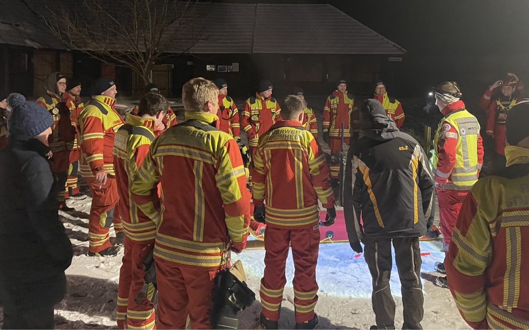 Organisationsübergreifende „Winter-Rettungsübung“ der Feuerwehr