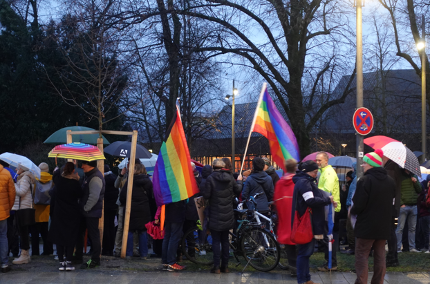 Demo gegen Rechtsradikalismus im Rosenheimer Salingarten. Fotos: Innpuls.me