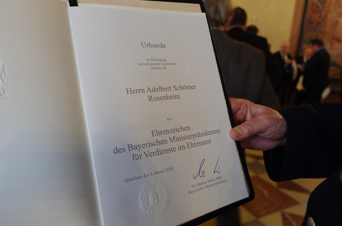 Ehrenzeichen des Bayerischen Ministerpräsidenten. Fotos: Innpuls.me