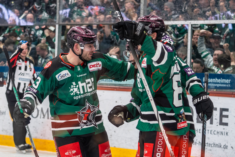 Eishockey-Spiel Starbulls Rosenheim gegen Bietigheim Steelers am 18. März 2024. Fotos: Copyright Ludwig Schirmer / Peter Lion