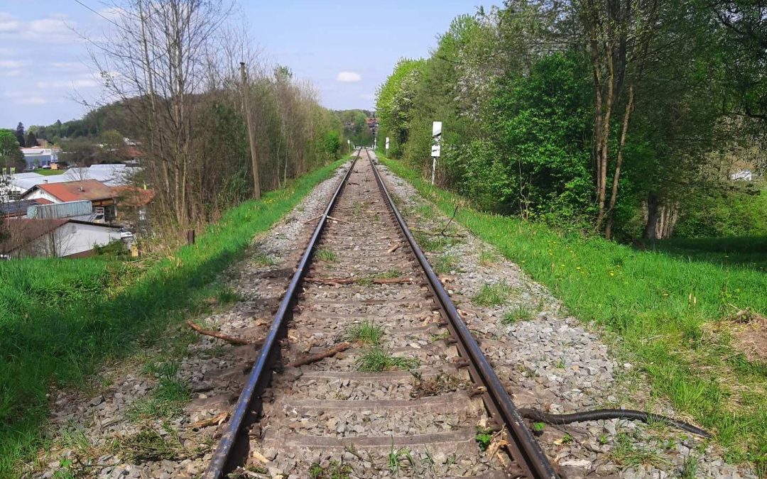 Zwischen Prien und Aschau: Ermittlungen wegen gefährlicher Eingriffe in den Bahnverkehr