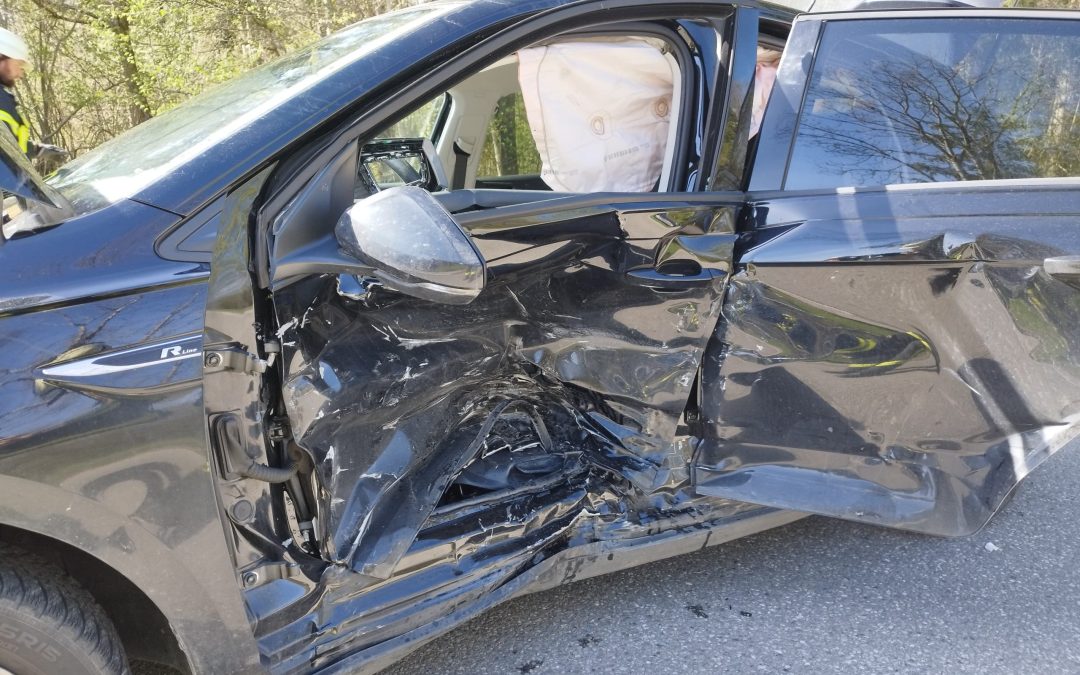 Schwerer Verkehrsunfall bei Heiligkreuz in Trostberg