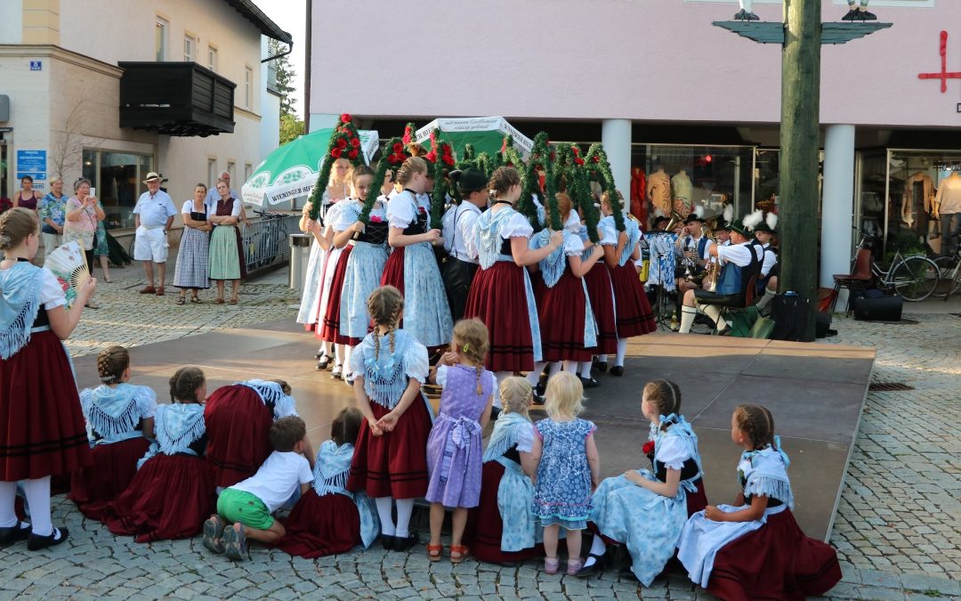 Tanz am Maibaum