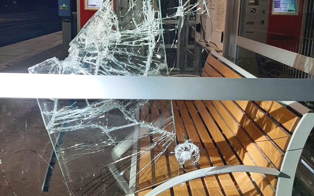 Vandalismus am Bahnhaltepunkt Rott am Inn