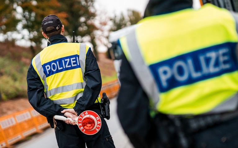 Bundespolizei bringt gesuchten Finnen in Auslieferungshaft
