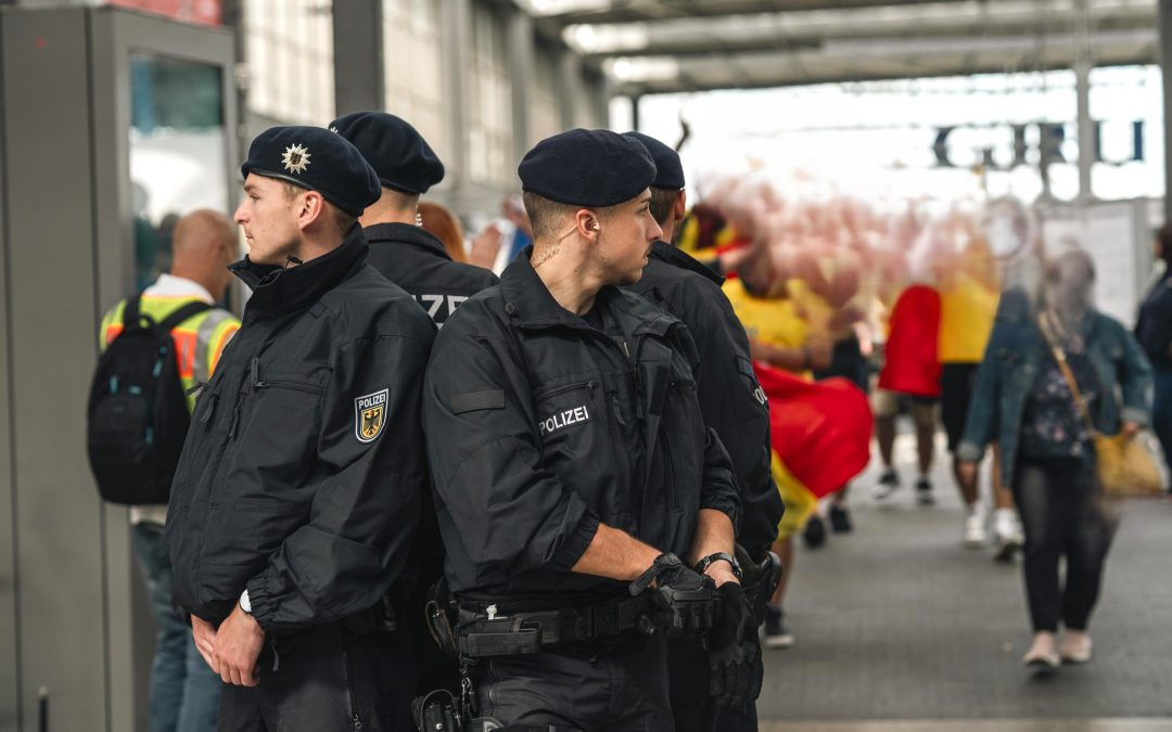 Bettlerin greift Passantin am Münchner Hauptbahnhof an