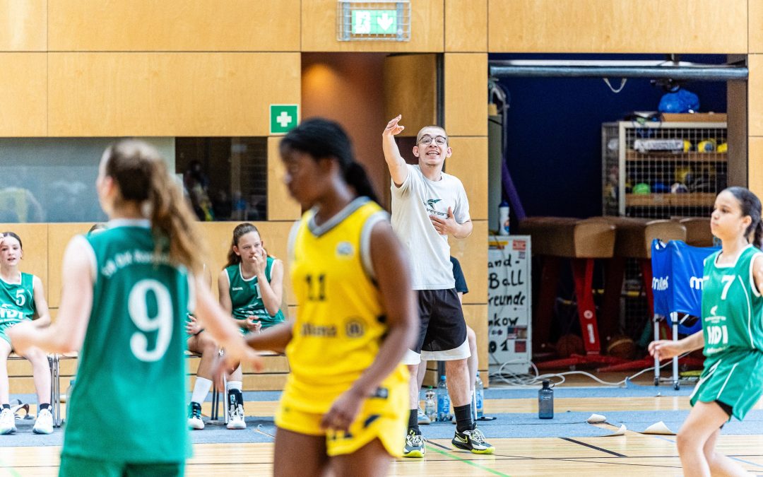 U14-Basketballerinnen des SBR Rosenheim sind deutsche Meister: Interview mit Trainer Linus Hein