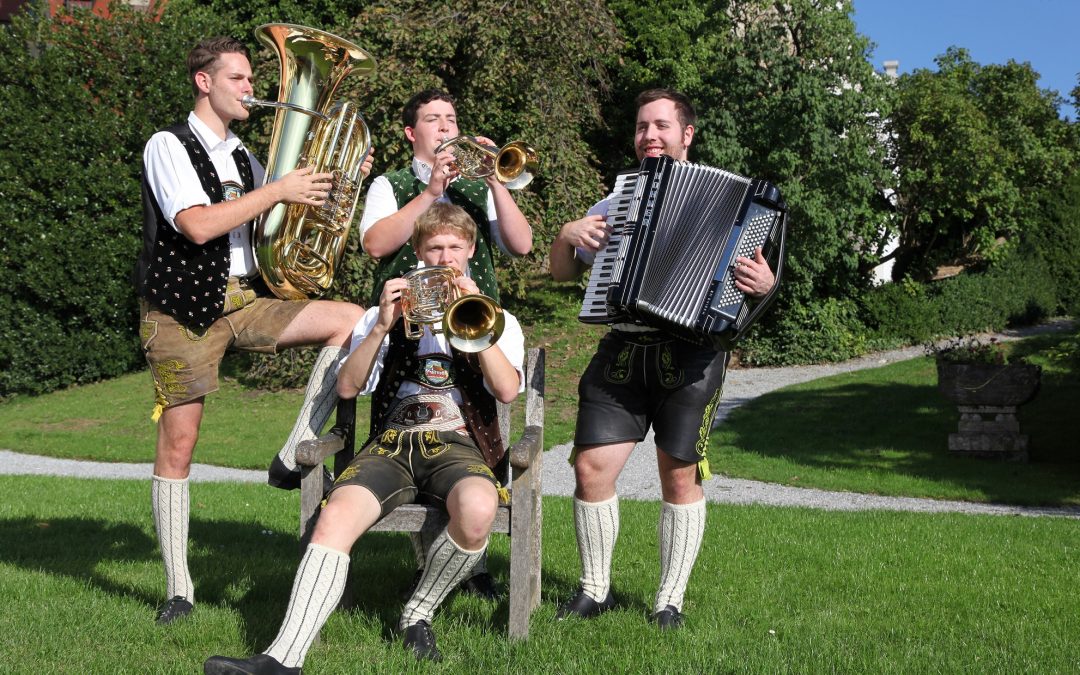 Volksmusi mit den 4 jungen Hinterberger Musikanten