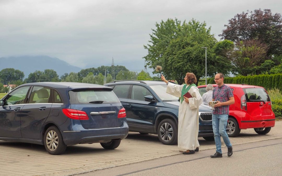 Startschuss für Fahrzeugsegnungen in Rosenheim