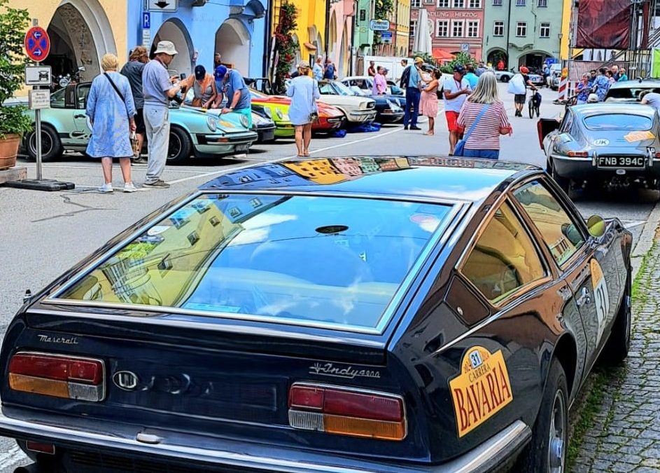 Oldtimer-Pause in der Herrengasse in Wasserburg