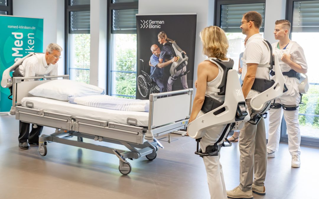 In den RoMed Kliniken kommen jetzt Exoskelette zum Einsatz