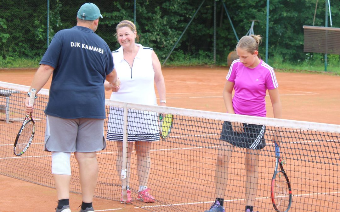 Spaßiges „Schleiferlturnier“ in Kammer: 16 Tennisspieler standen am Court