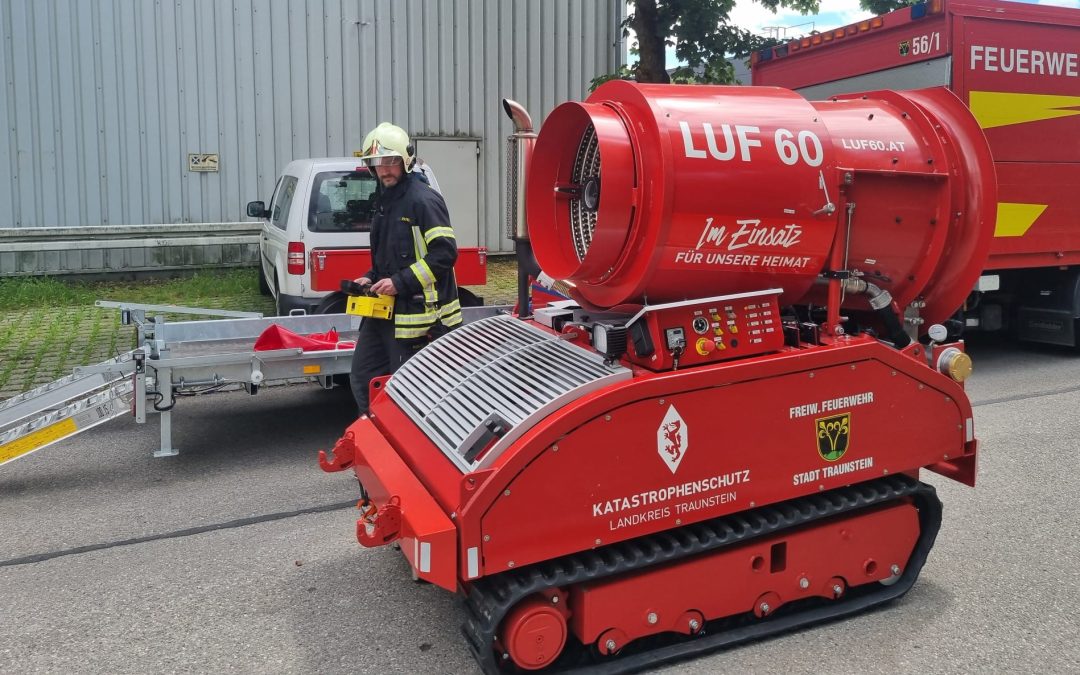 Fahrzeugsegnung bei der Feuerwehr Traunstein