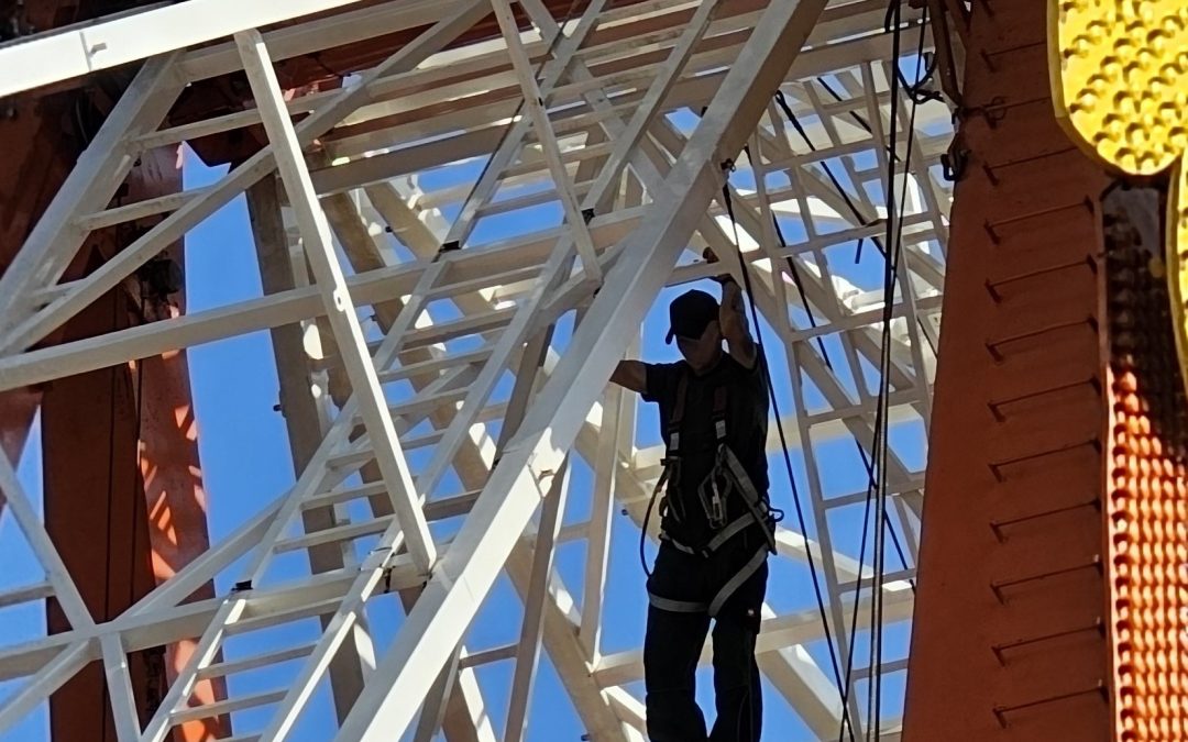 Aufbau Riesenrad: Höhenangst darf man da nicht haben