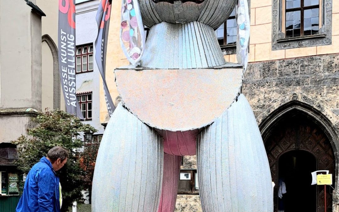 „Trojanischer Pudel“ vor dem Wasserburger Rathaus angekommen