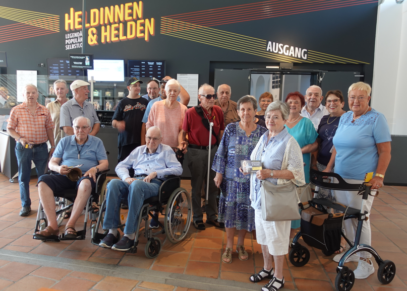 Senioren zu Besuch bei den „Helden“ im Lokschuppen