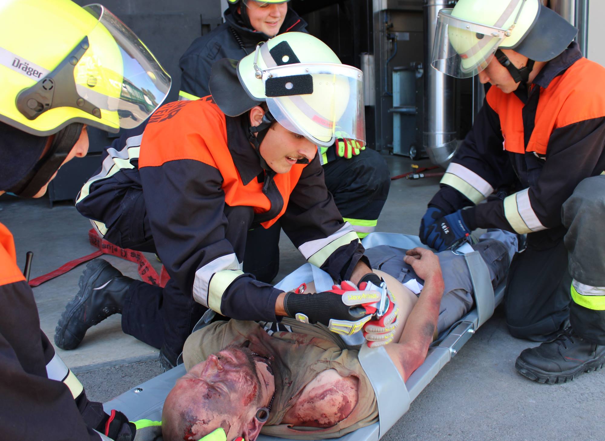 Übungsnachmittag von Feuerwehr und Rettungskräften in Rottau: Fotos: Hubert Hobmaier, Wolfgang Gasser, Kreisfeuerwehrverband Traunstein, Lukas Hofmann, Feuerwehr Rottau, Luis Pleyer, BRK-Kreisverband Traunstein