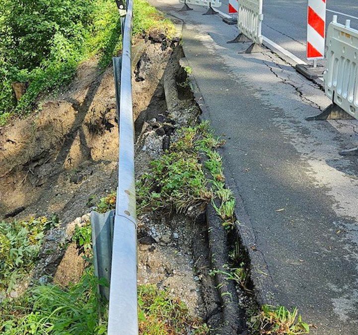 Sofortmaßnahme nach Hangrutsch an der Salzburger Straße in Wasserburg