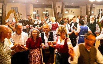 Gute Laune beim Erntetanz des Volkstanzkreis Rosenheim