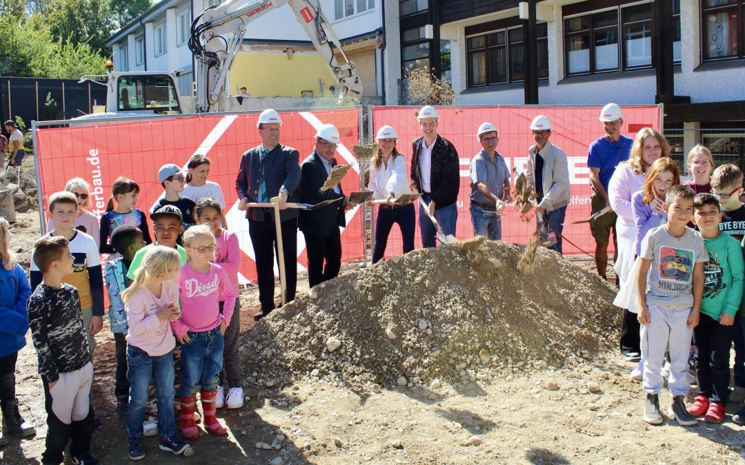 Spatenstich für Neubau der Schule des Caritas Kinderdorfs