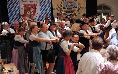 „Kathrein stellt den Tanz ein“: Gute Stimmung beim Kathreintanz in Rosenheim