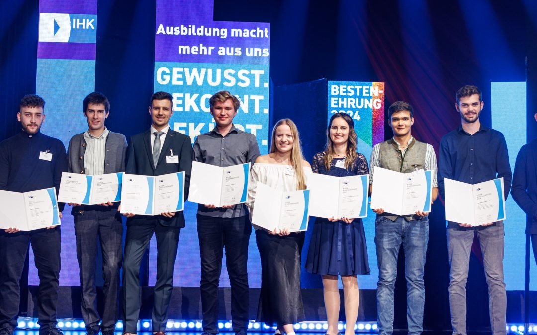 8 oberbayerische Top-Azubis haben in der Region Rosenheim gelernt