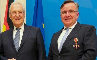 RoMed Chefarzt Dr. Michael Bayeff-Filloff erhält Bundesverdienstkreuz am  Bande