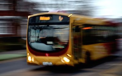 Beim Wenden Bus übersehen
