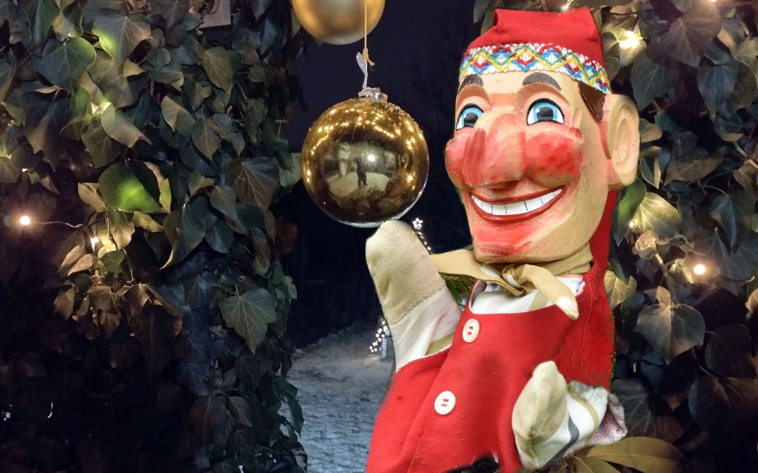 Doppelter Kasperlspaß verkürzt in Prien die Wartezeit auf das Christkind