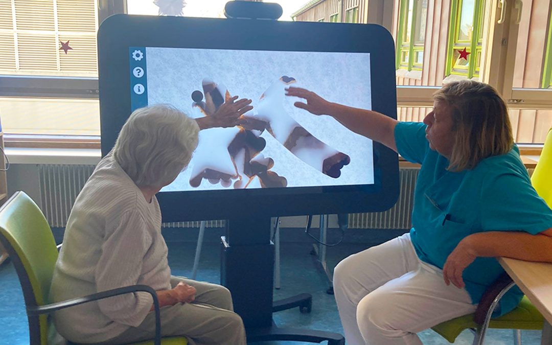 Digitaler Aktivitätstisch begeistert geriatrische Patienten in RoMed Klinik Bad Aibling