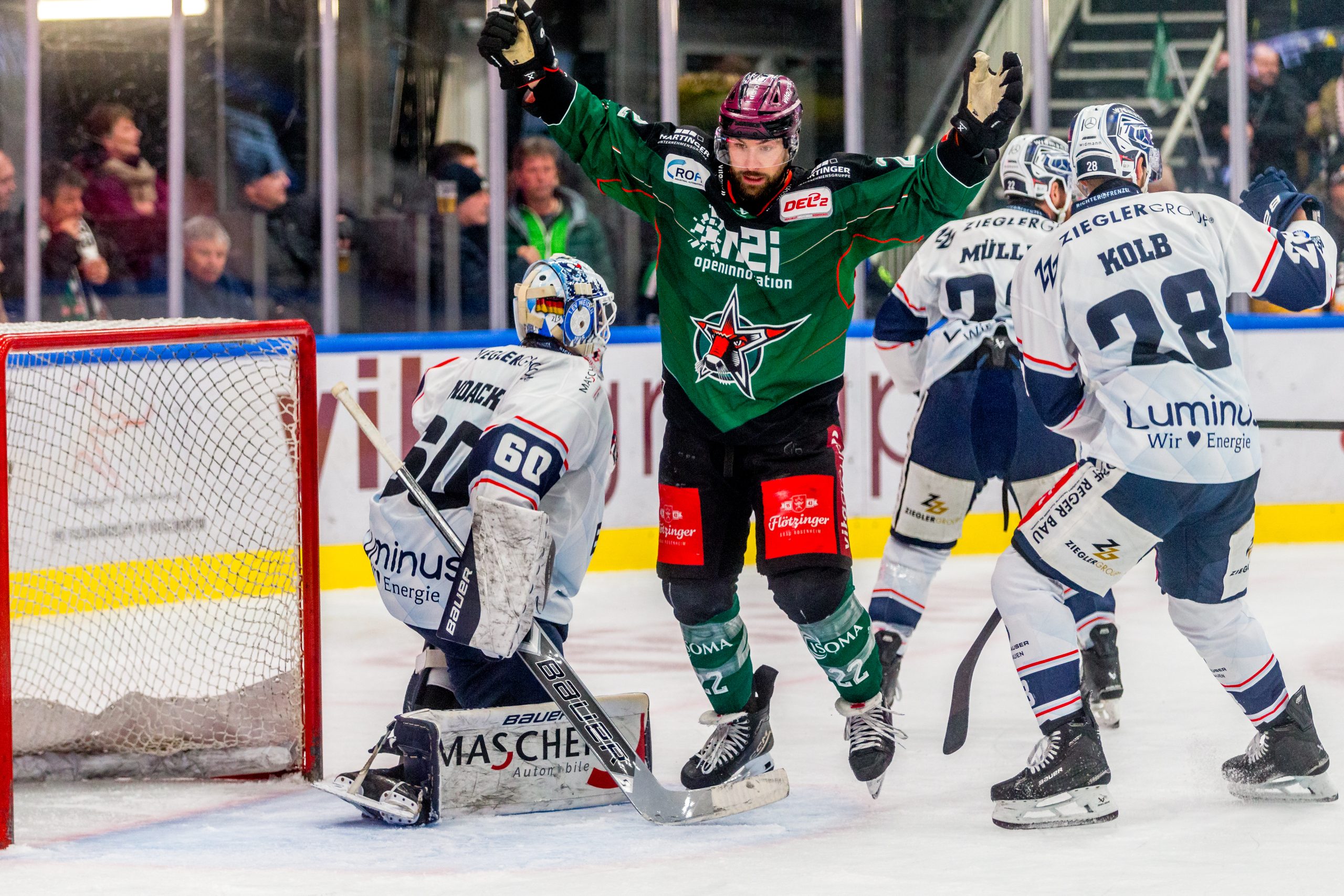 1DX_1250 Spiel Starbulls gegen Weiden. Fotos: Peter Lion