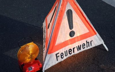 Auto brennt auf Parkplatz in Kiefersfelden – Kripo prüft mögliche Zusammenhänge
