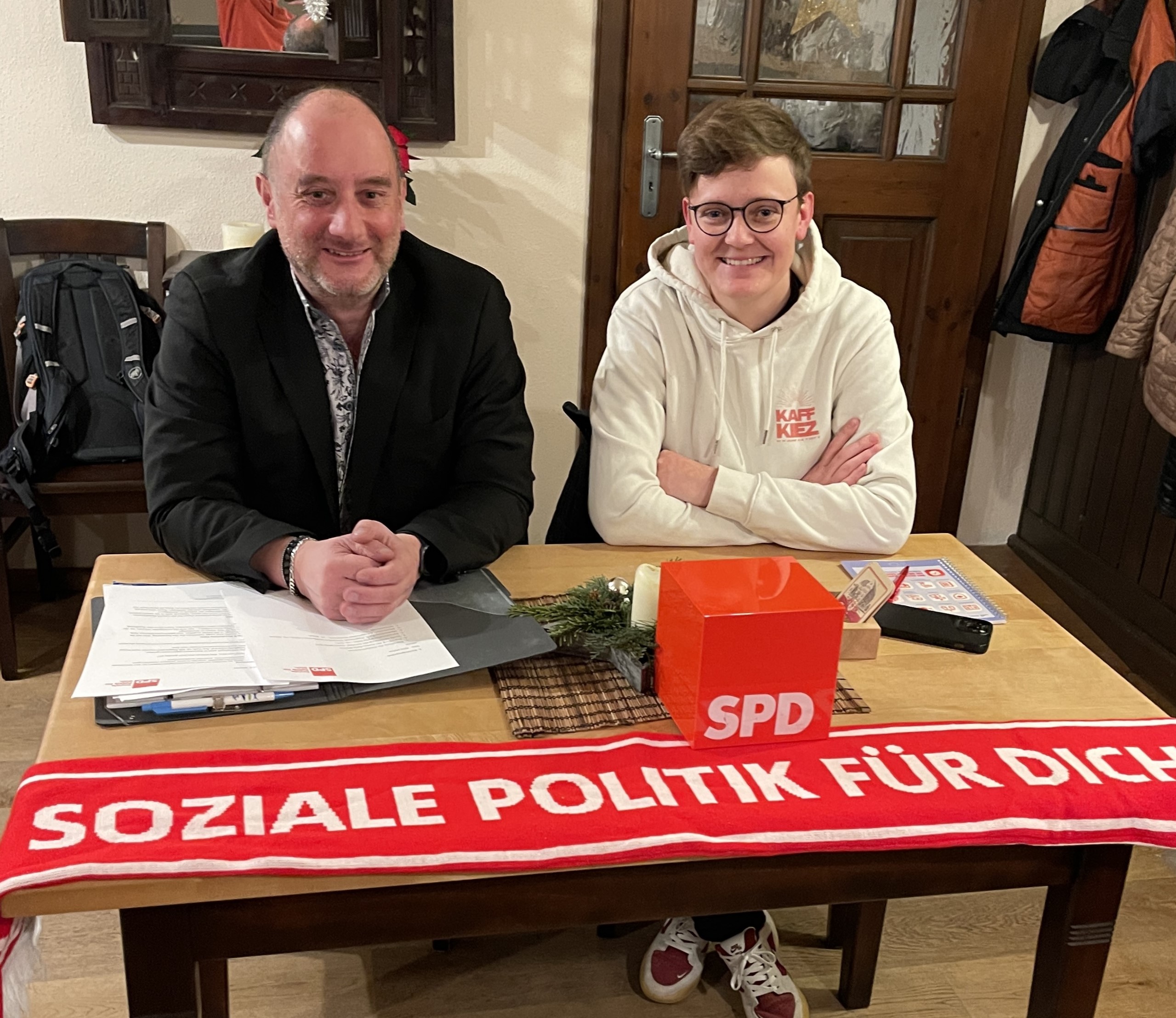 Kamingespräch_Reka Molnar von links: Thomas Frank und Reka Molnar. Foto: re