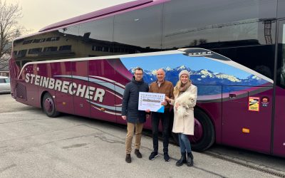 IHK gratuliert Busreisen Steinbrecher zum 125-jährigen Bestehen