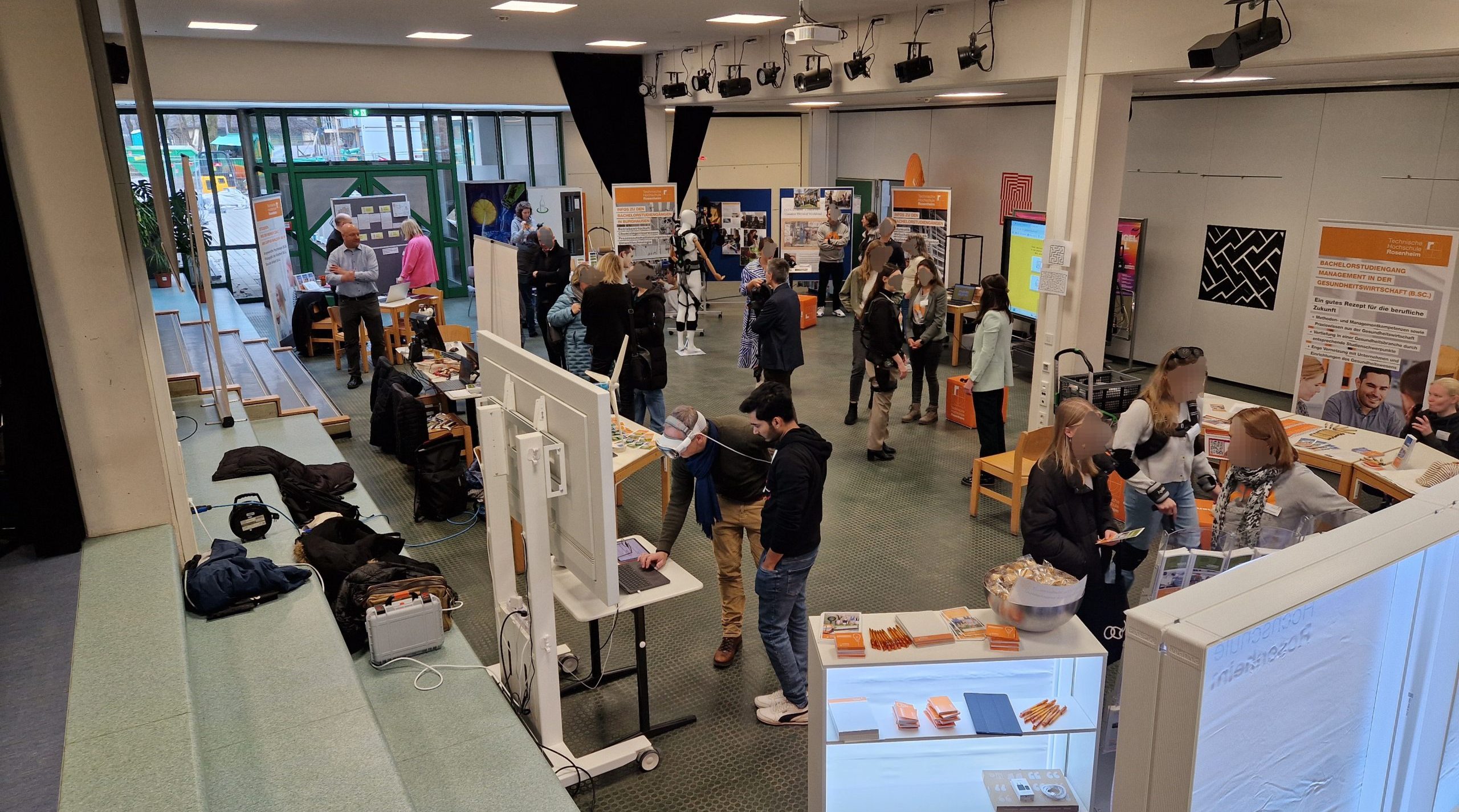 Bild 2 Die TH Rosenheim stellt sich vor. Copyright Florian Brückl