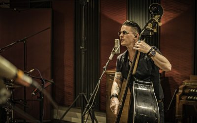 Wenn der Dialekt rockt: Interview mit Musiker Michael Fenzl zum Tourauftakt von „Fenzl und Bäänd“