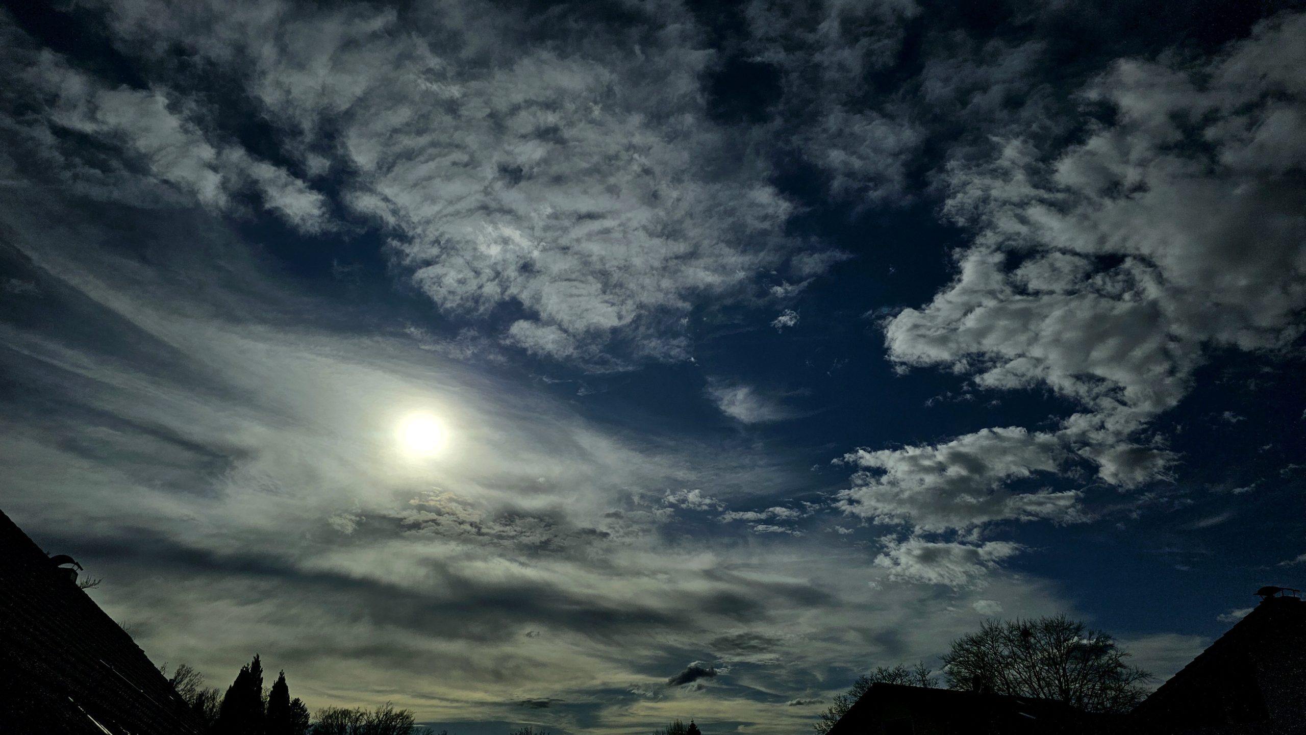 Wolke Wolken dahinter Sonne, Copyright Josefa Staudhammer