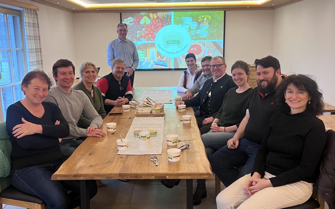 Neue Eisdiele mit Rinser-Natur-Eis in Achenmühle