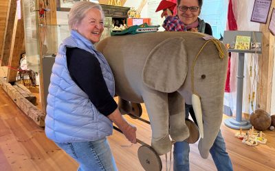 „Spui ma zam!“: Neue Sonderausstellung im Müllner Peter Museum in Sachrang